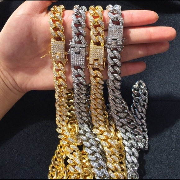 Other - ❄️ Iced out gold/silver chain ❄️